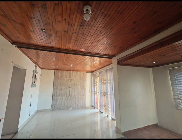 3 BEDROOM FREESTANDING FOR SALE IN WOODVIEW